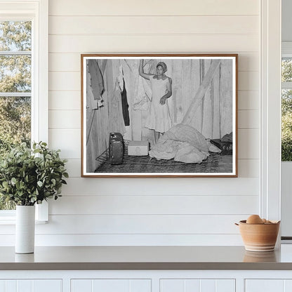 1939 Woman Arranging Quarters as Strawberry Picker Louisiana - Available at KNOWOL