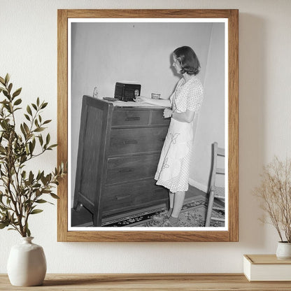 1940 Casa Grande Farms Living Room Vintage Photograph - Available at KNOWOL