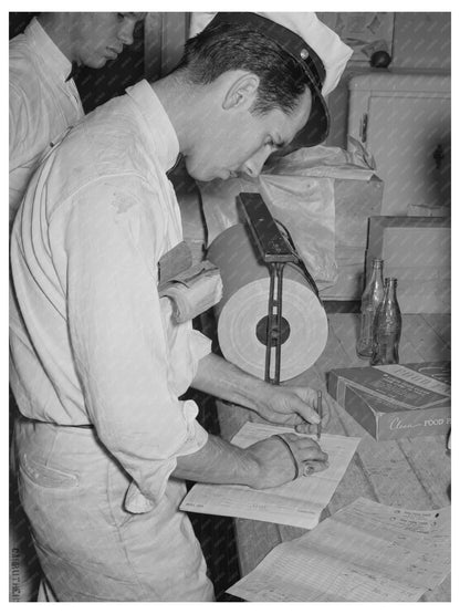 1940 Vintage Salesman at Grocery Store in Casa Grande Valley - Available at KNOWOL