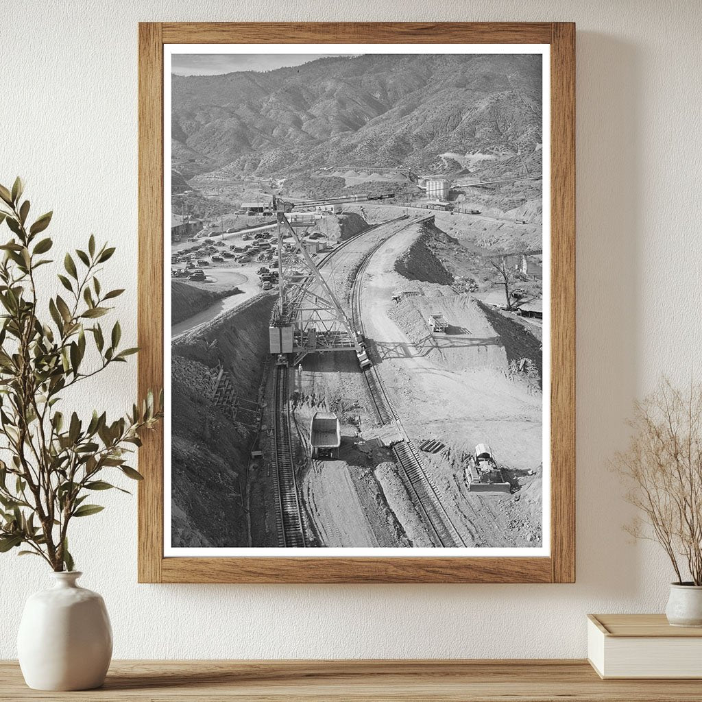 1940 Vintage Shasta Dam Construction Traveling Tower Image - Available at KNOWOL