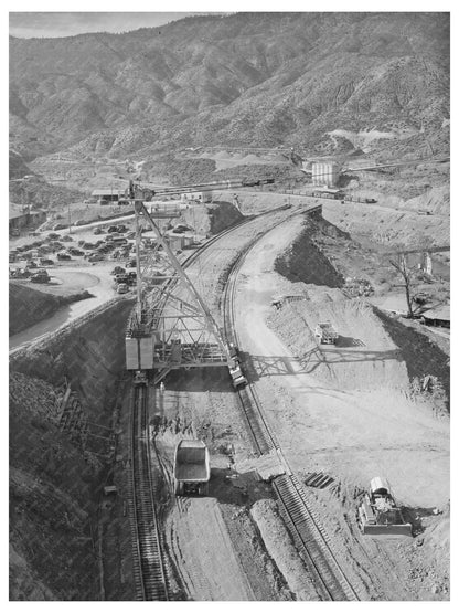 1940 Vintage Shasta Dam Construction Traveling Tower Image - Available at KNOWOL