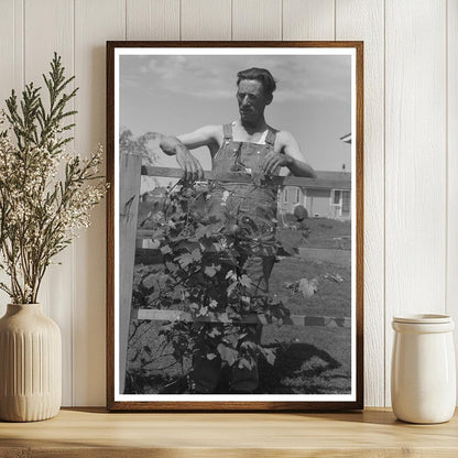 1941 Farm Worker in Cottage at Idaho Labor Camp - Available at KNOWOL