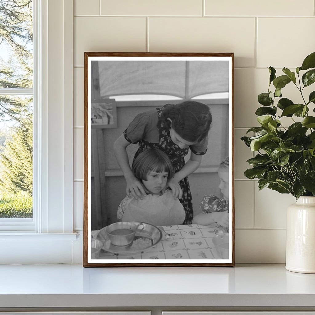 1941 Lunch Scene at Migratory Labor Camp in Oregon - Available at KNOWOL