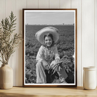 1942 Agricultural Worker in Carrot Field Yuma County Arizona - Available at KNOWOL