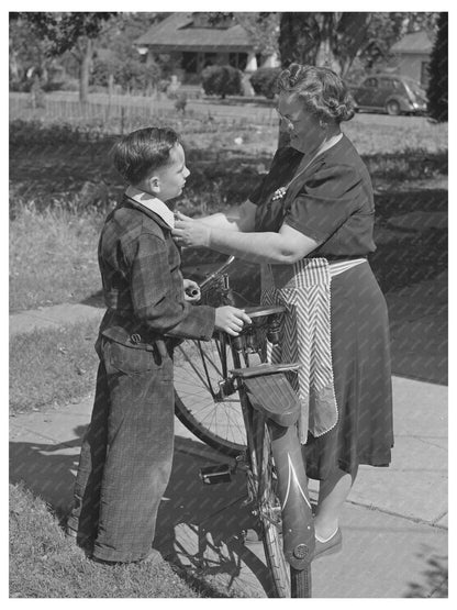 1942 Black - and - White Negative of Turlock Housewife - Available at KNOWOL