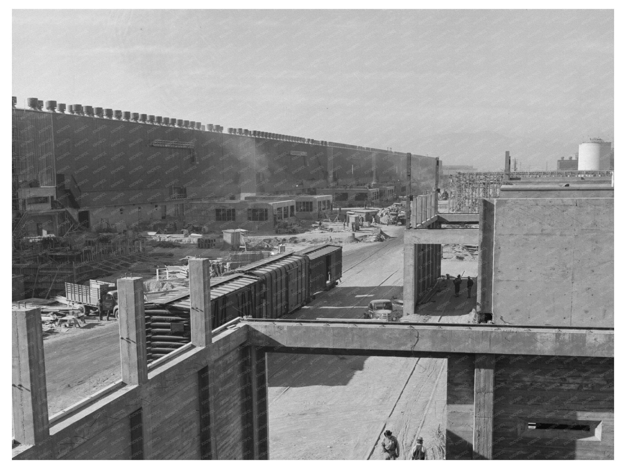 1942 Construction of Basic Magnesium Plant in Las Vegas - Available at KNOWOL