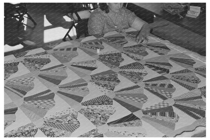 1942 Farm Workers Quilting in Woodville California - Available at KNOWOL