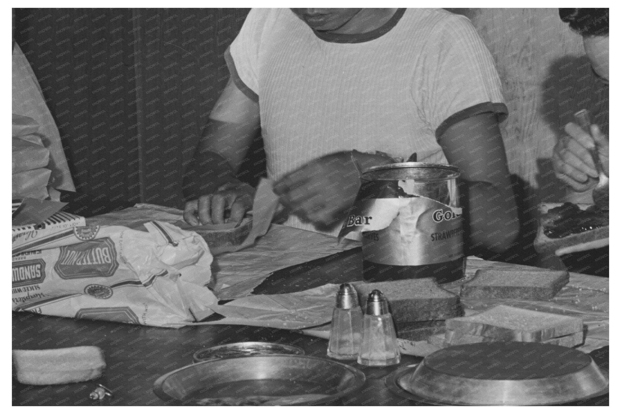 1942 Image of Lunch Prep for Japanese - American Workers Idaho - Available at KNOWOL