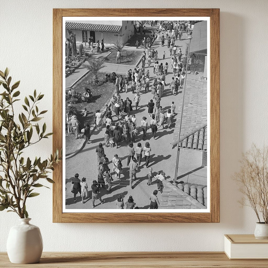 1942 Imperial County Fair Crowd in El Centro California - Available at KNOWOL