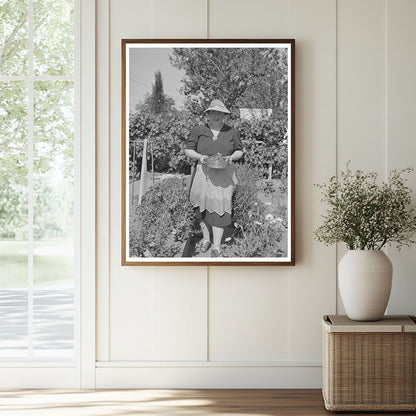 1942 Vintage Housewife Gardening in Turlock California - Available at KNOWOL