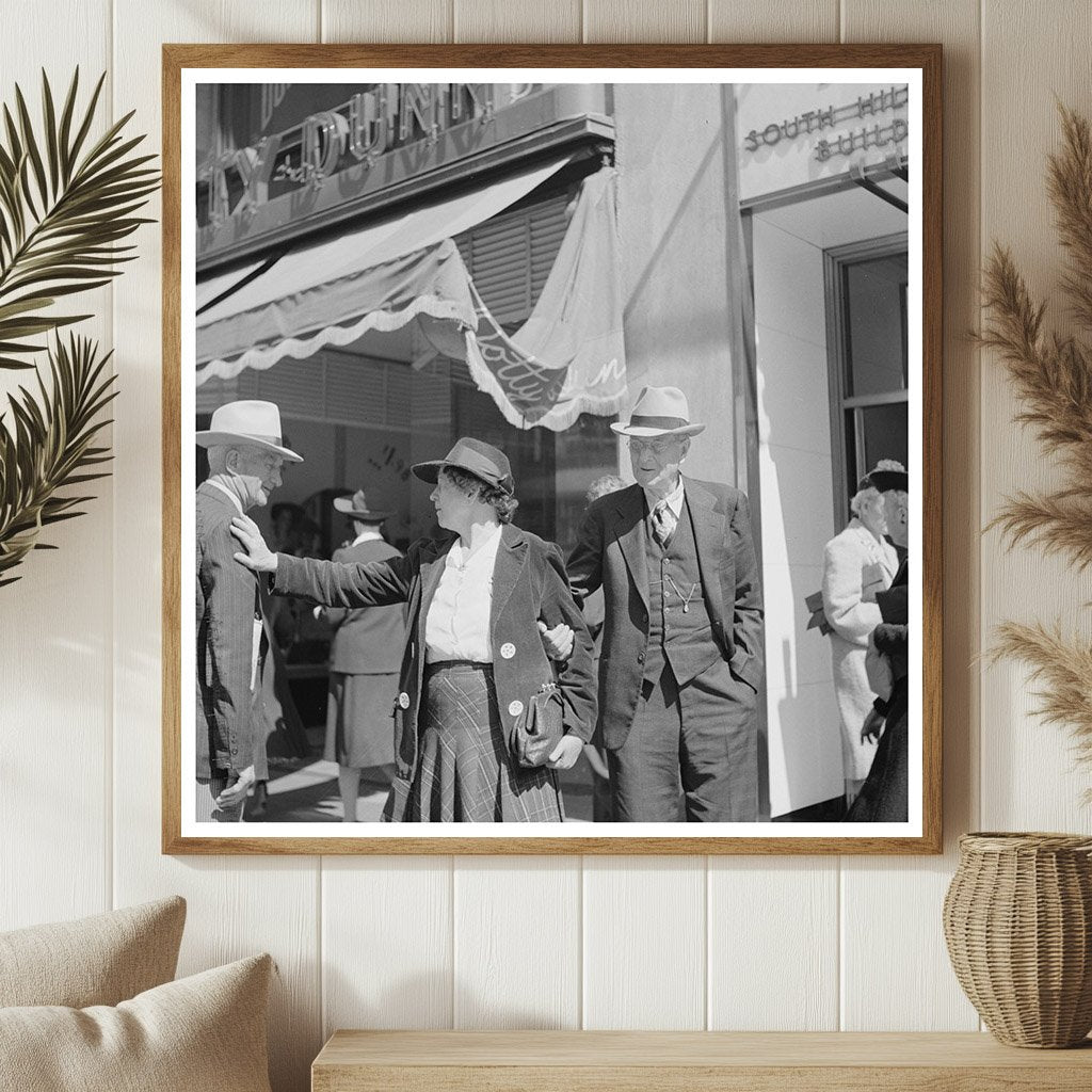 1942 Vintage Los Angeles Street Scene during WWII - Available at KNOWOL