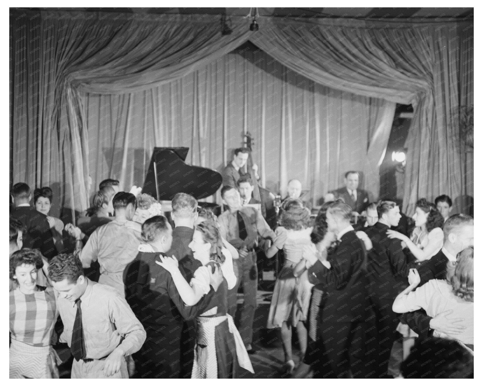 1944 Audience at Merchant Marine Theatre New York - Available at KNOWOL