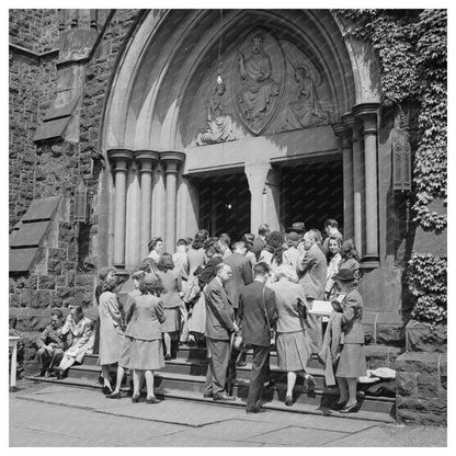 1944 Bach Festival Audience at Packer Memorial Chapel - Available at KNOWOL