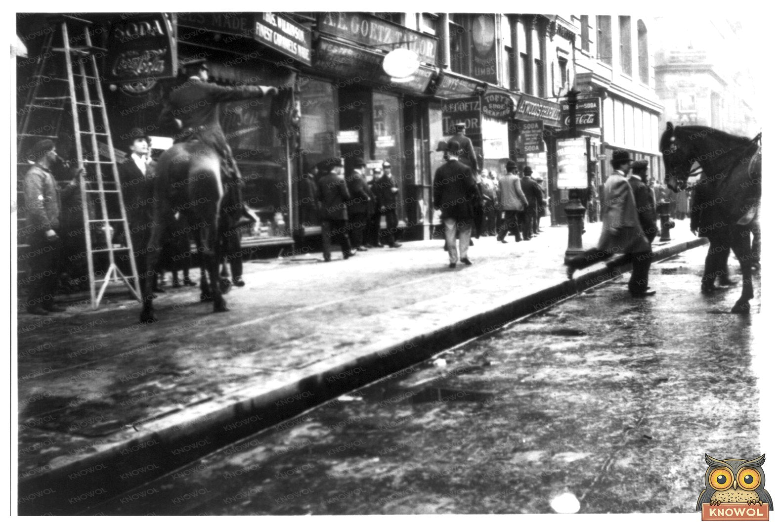 1908 Mounted Police Clear Broadway Sidewalks
