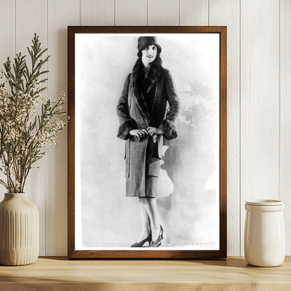 Elegant Women Showcase 1920s Fashion Trends