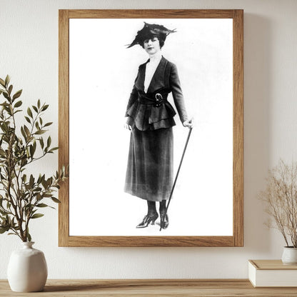 1918 Elegant Women Showcasing Early 20th Century Fashion