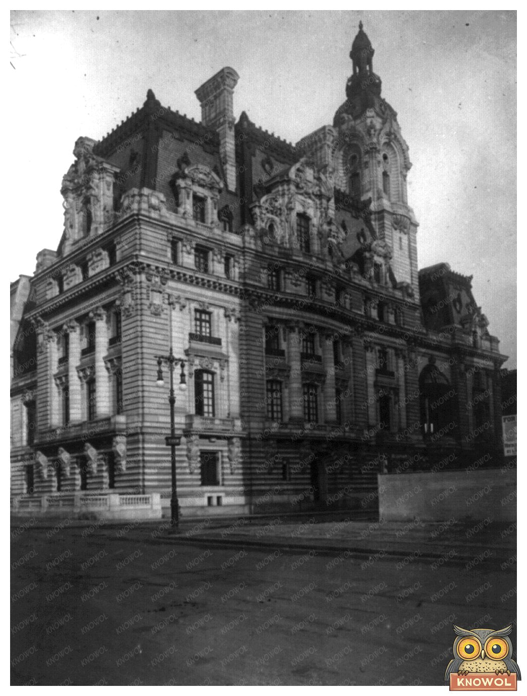 Opulent Fifth Avenue Mansion of Early 20th Century Elite