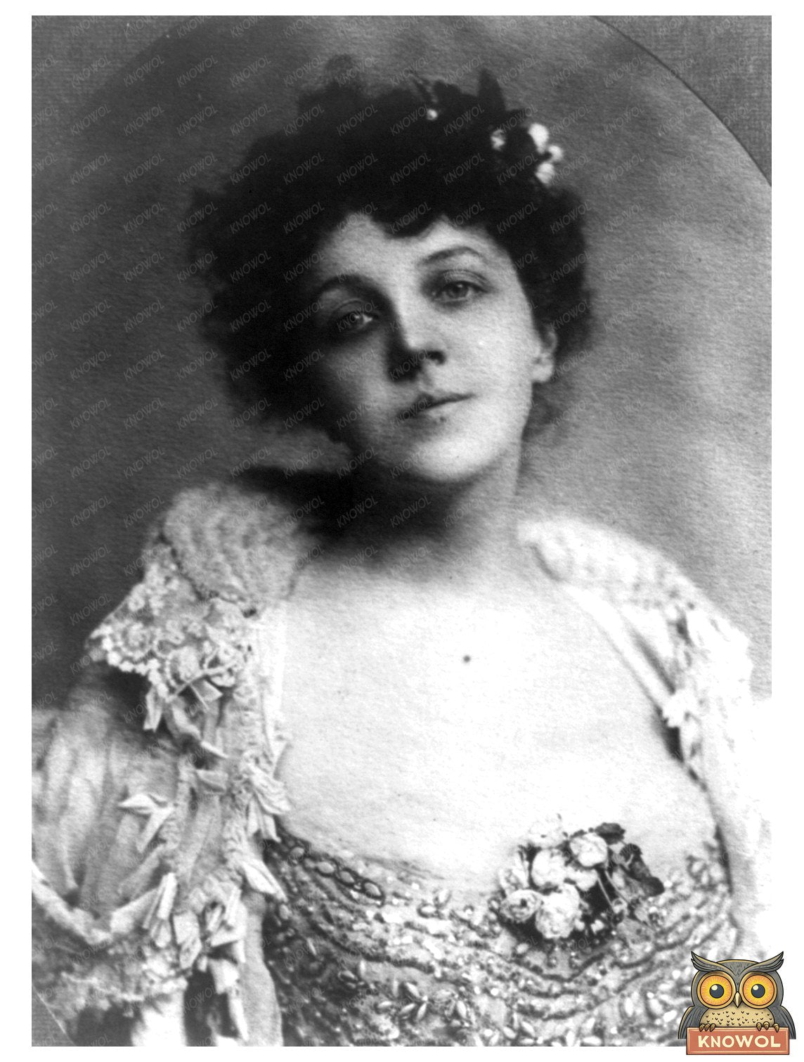 Elegant Portrait of Mrs. Leslie Cotton in NYC