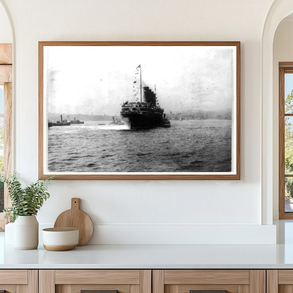 Lusitanias Maiden Voyage: Historic Stern View, 1907