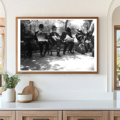 Union Square 1908: People Enjoying Park Benches