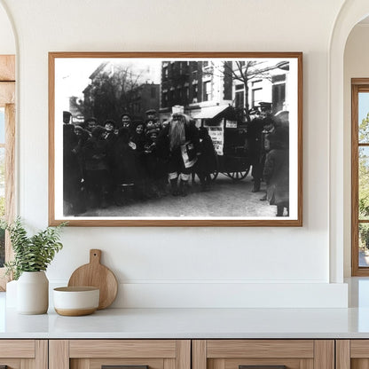 1890s NYC Santa Spreads Holiday Cheer to Children