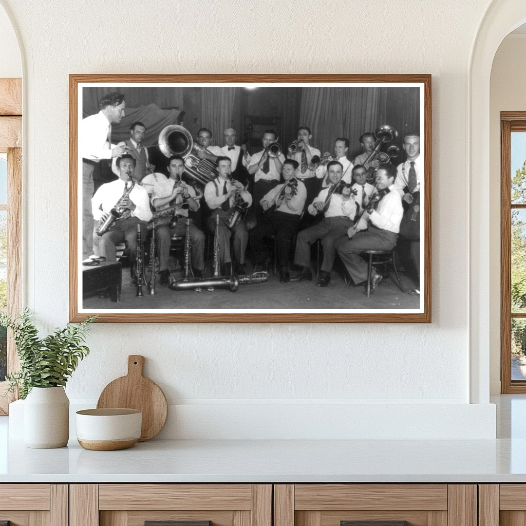 1920s Dance Band Captured in Vibrant NYC Scene