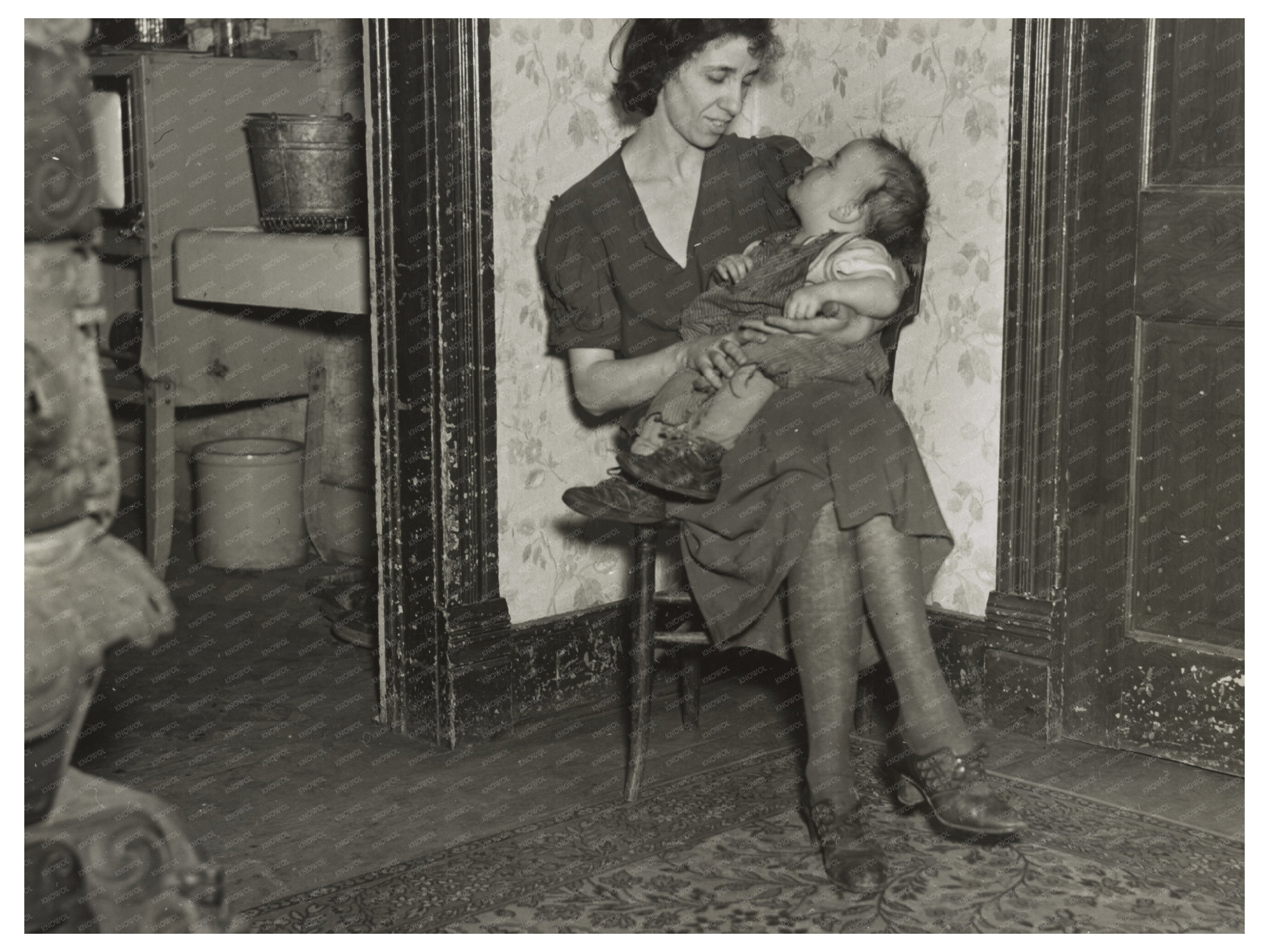 Vintage 1936 Photo of Sherer Family in Estherville Iowa