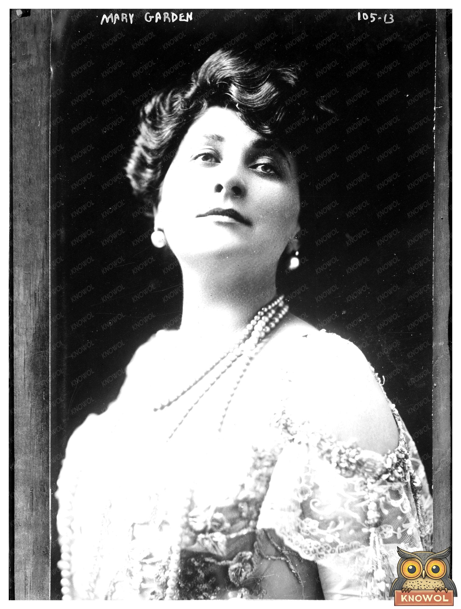 Timeless Bust of Mary Garden: Opera Icon Tribute