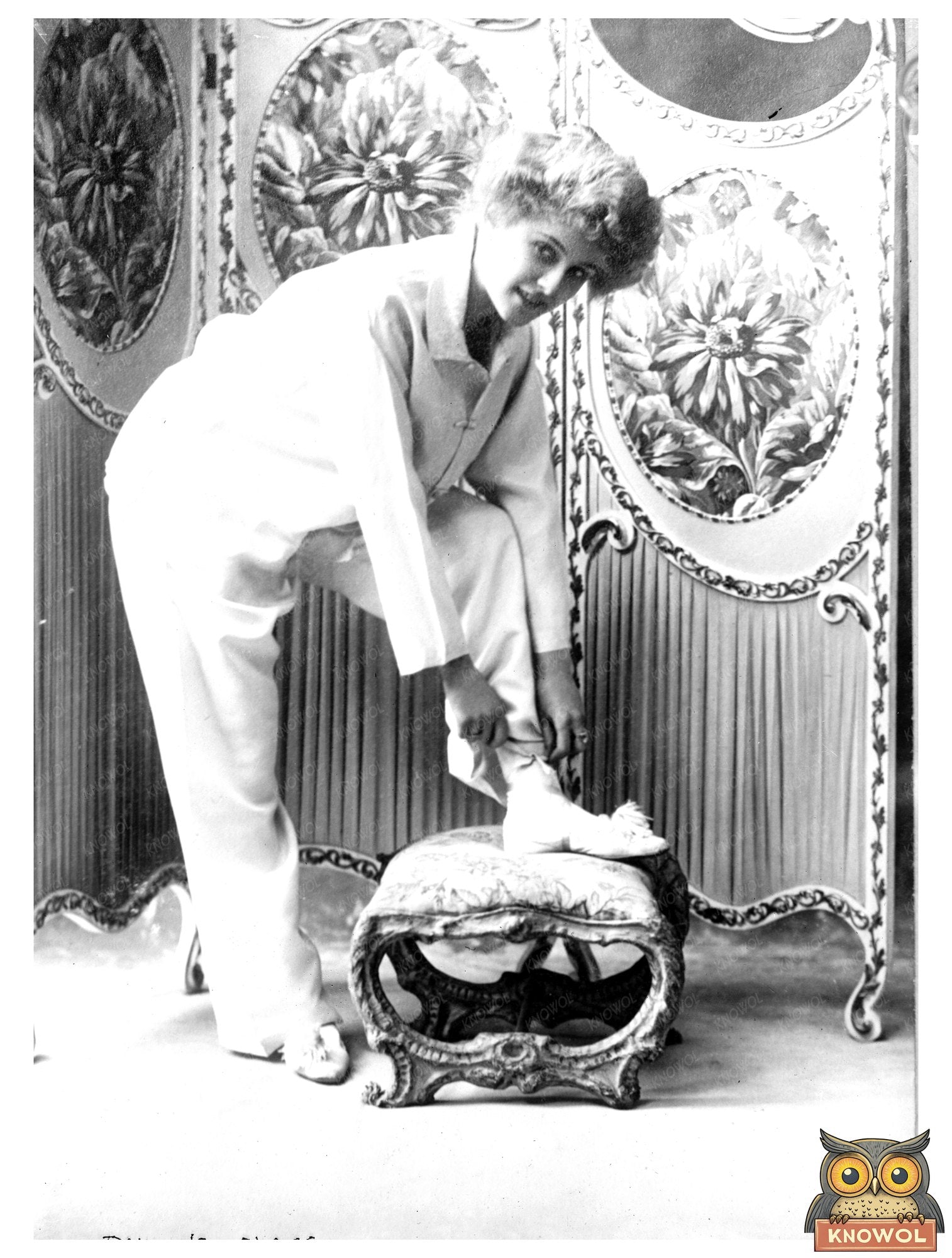 Pauline Chase: Charming 1909 Shoe-Tying Moment