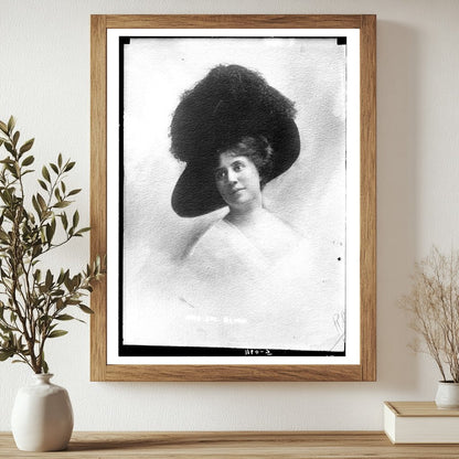 Influential Early 20th Century American Socialite