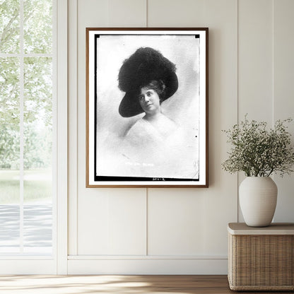 Influential Early 20th Century American Socialite