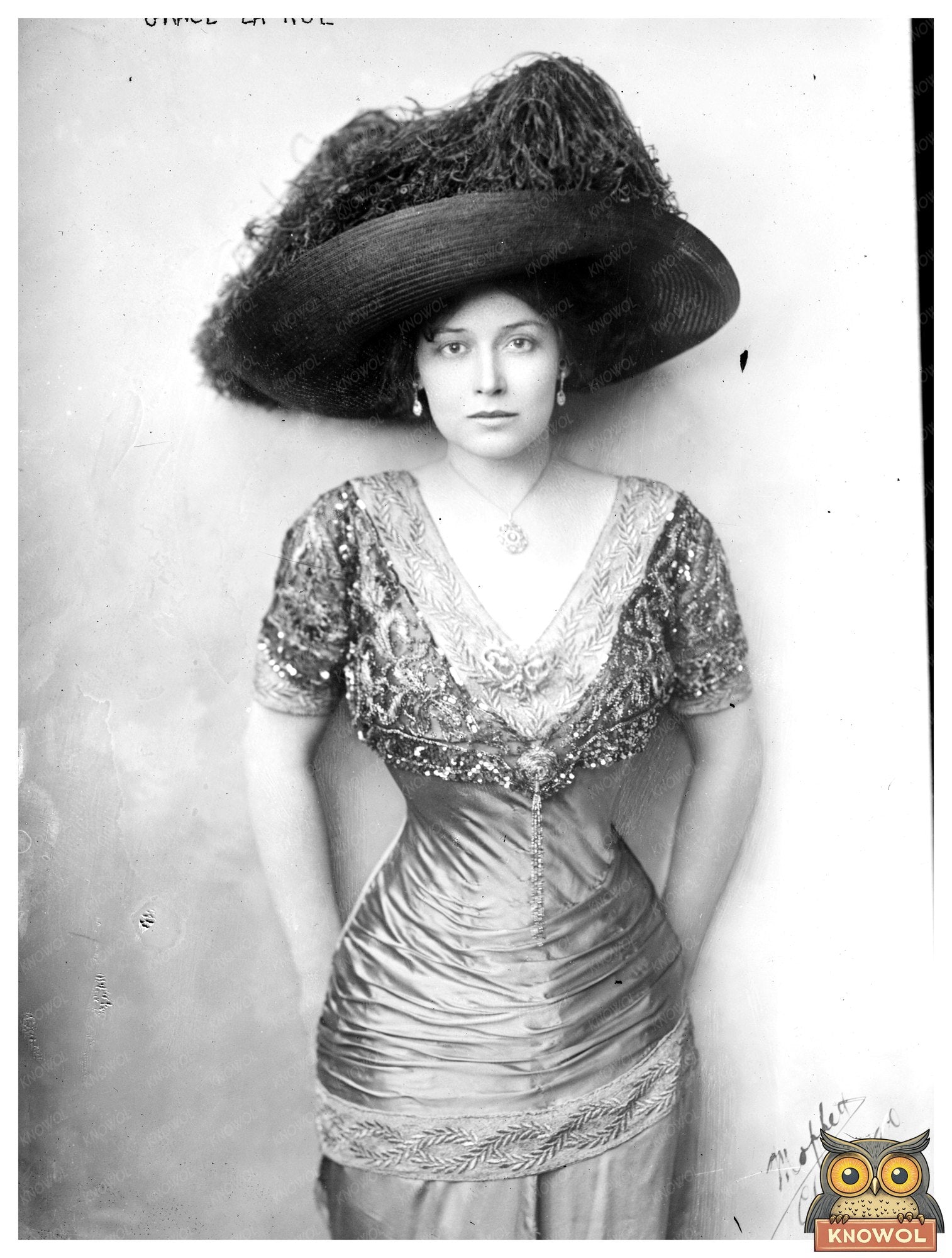 Radiant Star of Early 20th Century Theater