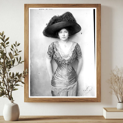 Radiant Star of Early 20th Century Theater