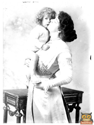 Renowned Contralto Clara Butt in Performance