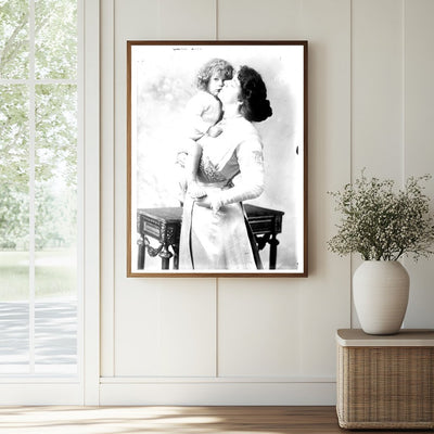 Renowned Contralto Clara Butt in Performance