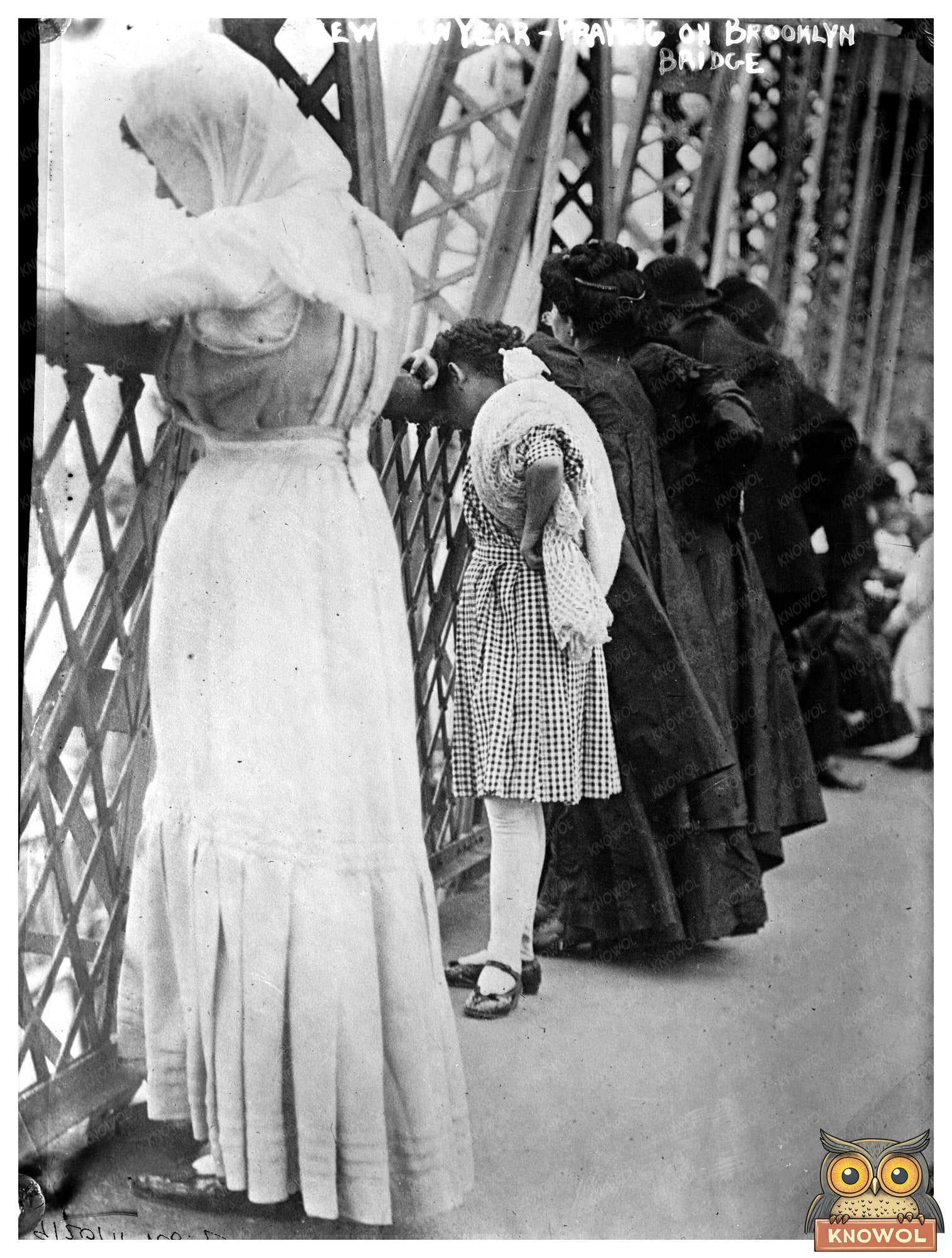 Prayers on Williamsburg Bridge: Jewish New Year 1909
