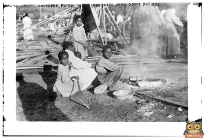 1912 Louisiana Flood: Refugees Preparing Rations