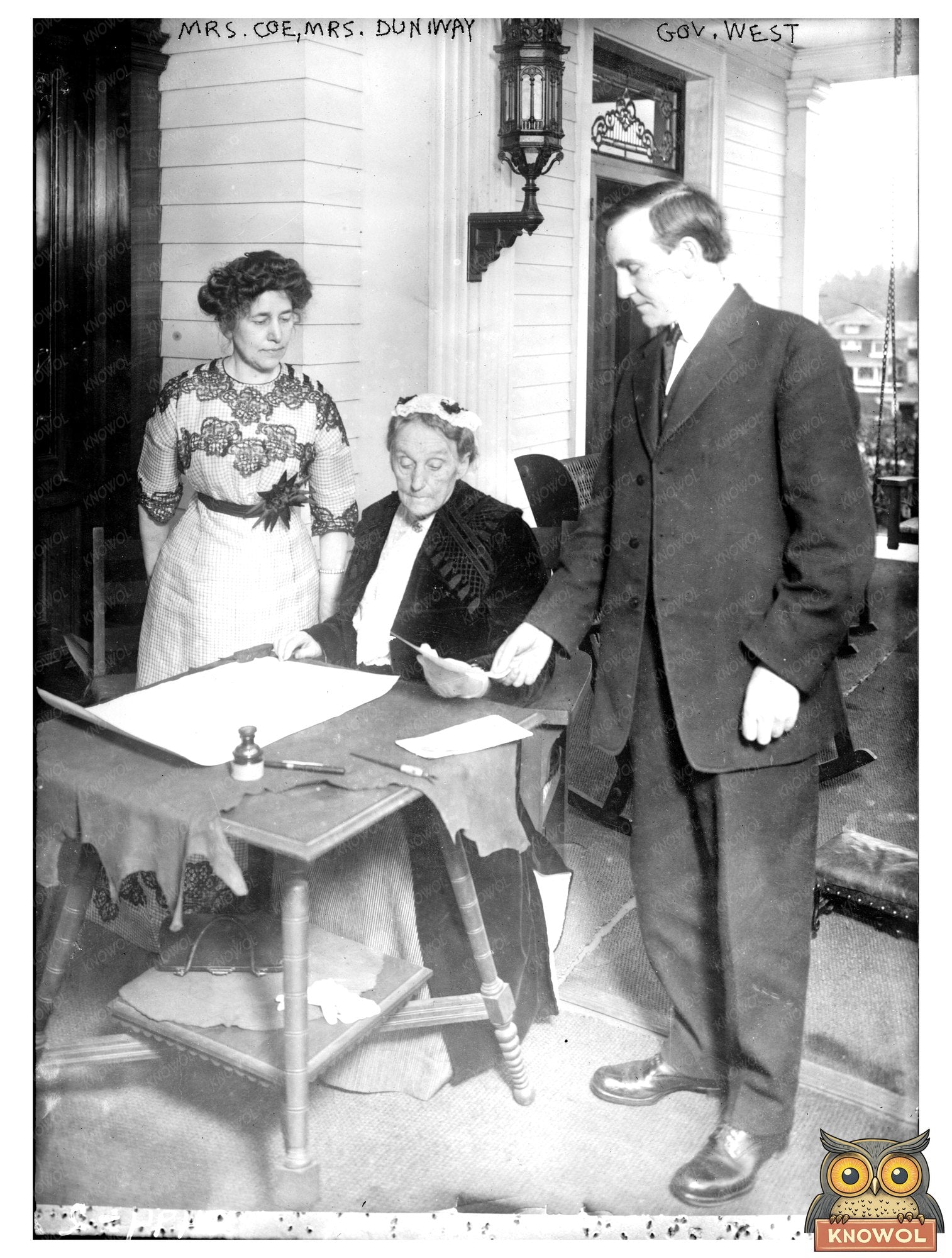 Historic Gathering: Influential Women with Oregon Governor