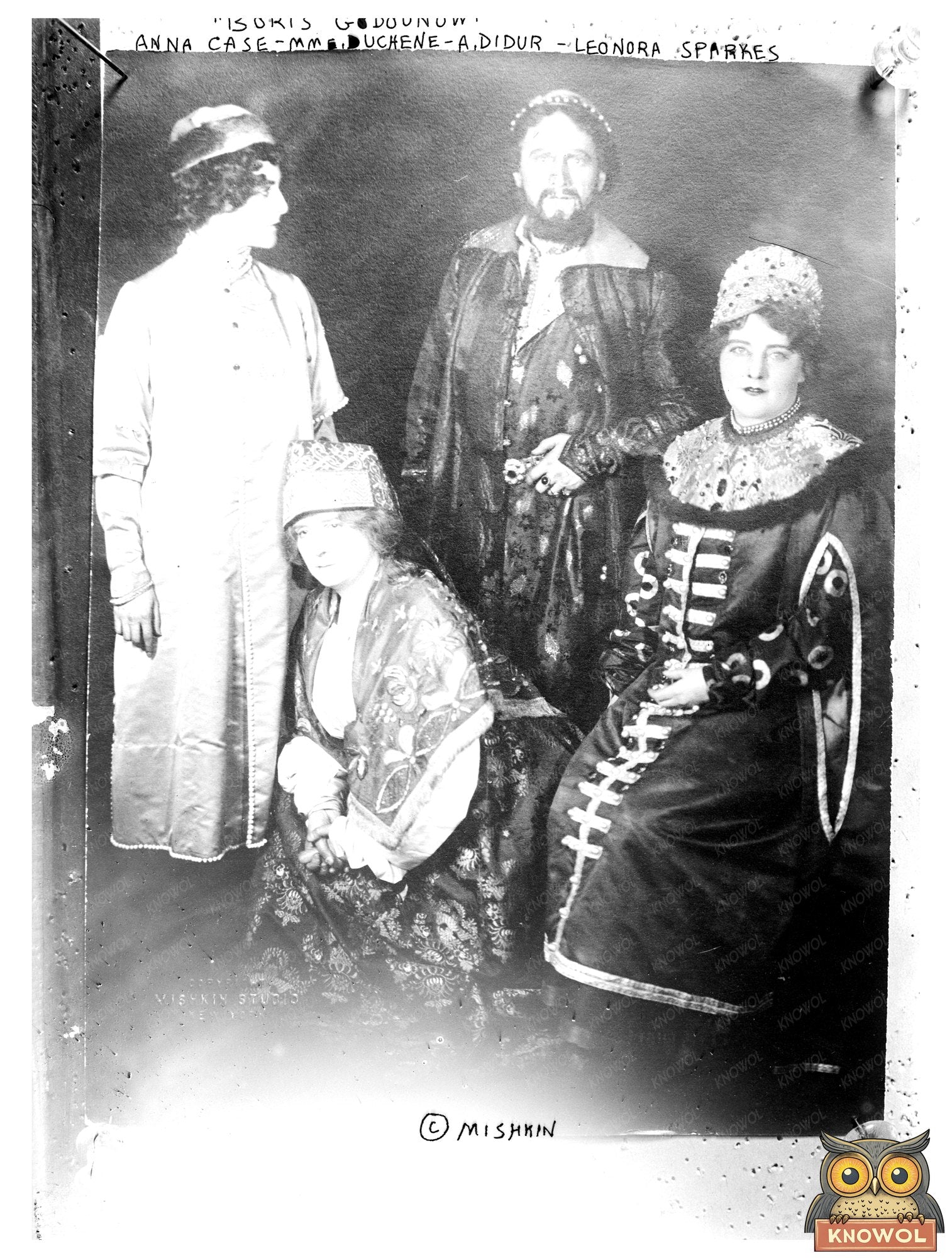 1913 Opera Ensemble in Boris Godounow Performance