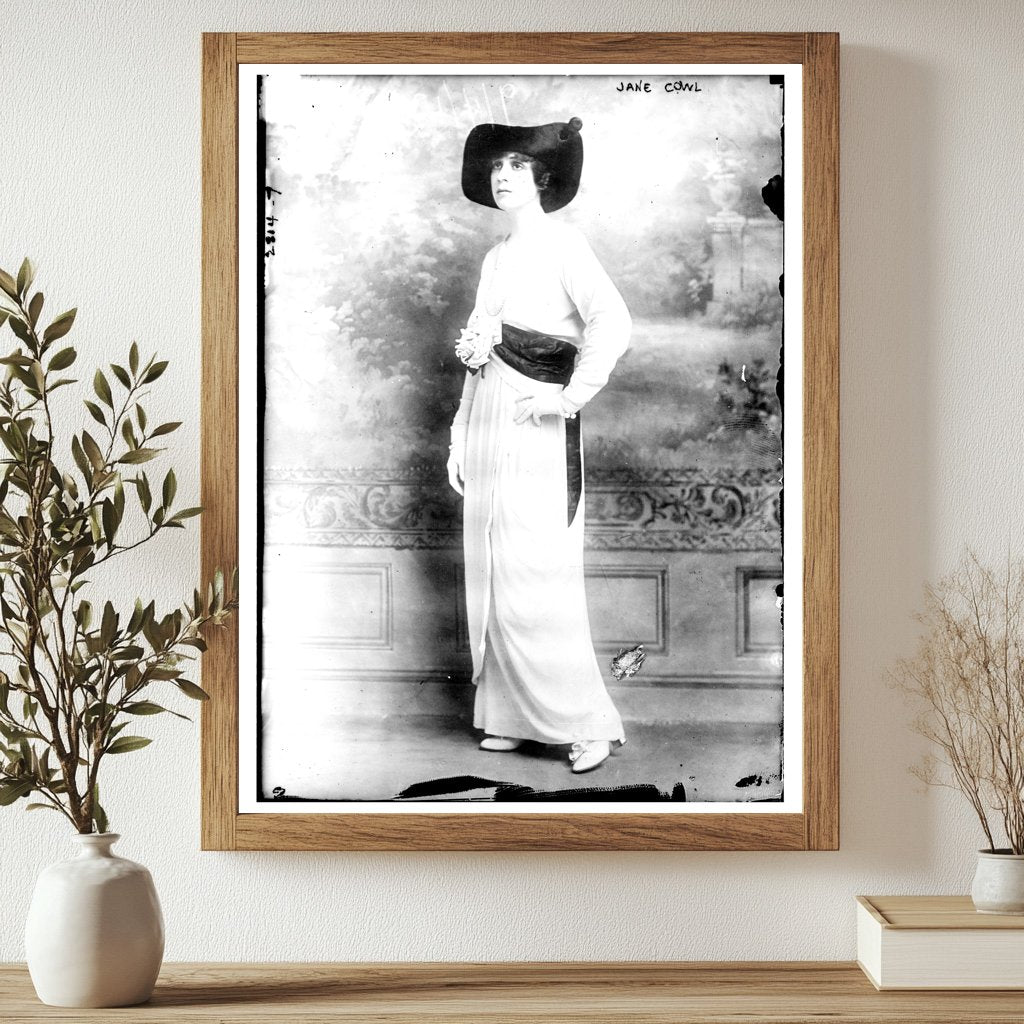Vintage 1913 Portrait of Acclaimed Broadway Star