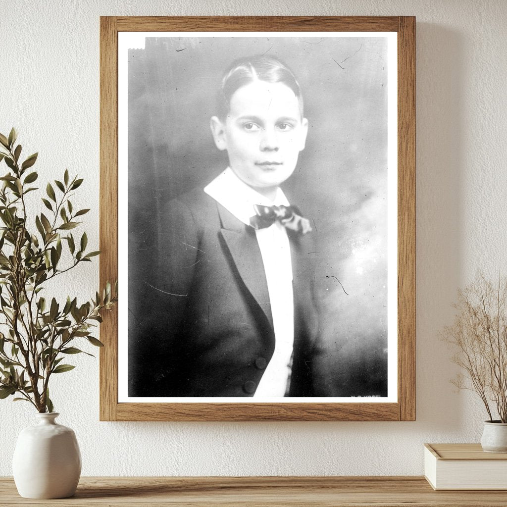 1913 Portrait of Prince Max: Noble Elegance Captured