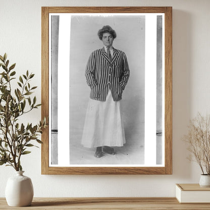 Early 20th Century Fashion: Elegant Woman Portrait