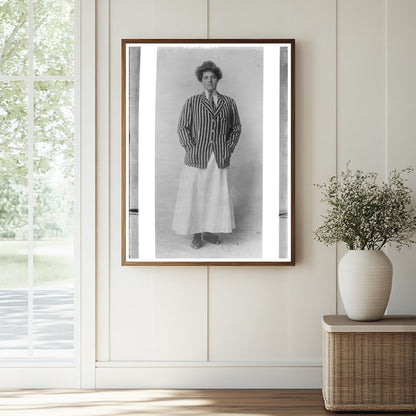 Early 20th Century Fashion: Elegant Woman Portrait