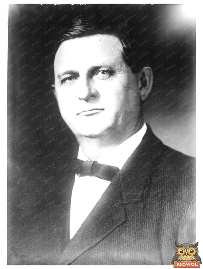 Early 20th Century Life: Captivating Historical Scene