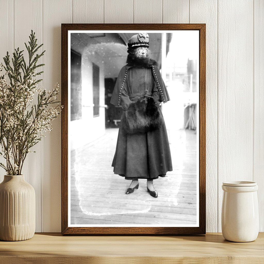 Elegant 1920 Portrait of Interior Designer Elsie De Wolfe