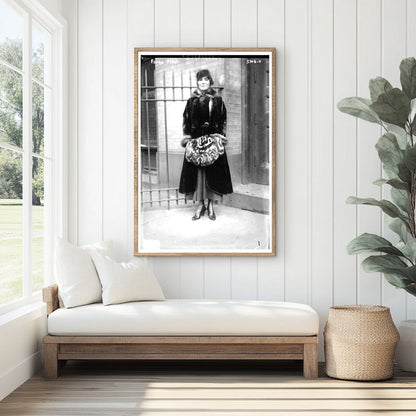 Flora Perini: Iconic Portrait of a 1915 Visionary