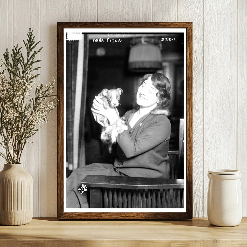 Stunning Portrait of Soprano Anna Fitziu, 1916