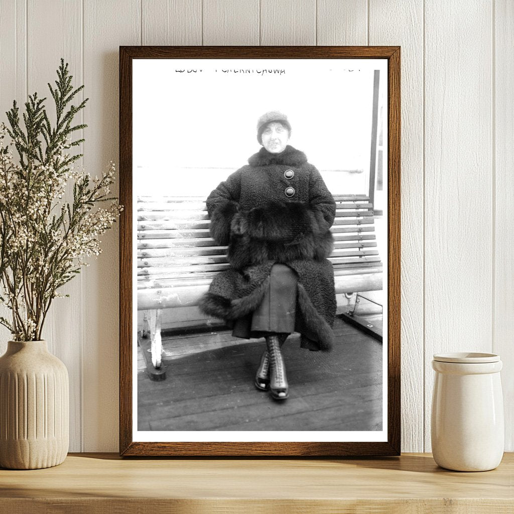 Elegant Ballerina Lubov Tchernichowa, Circa 1910