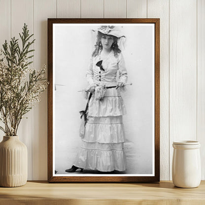 Mrs. Fiske Portraying Erstwhile Susan in the 1910s