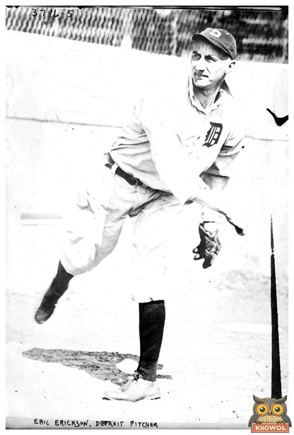 1917 Detroit AL Pitcher Eric Erickson in Action